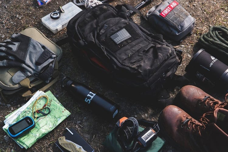 WHAT SHOULD BE IN A SURVIVAL BAG?